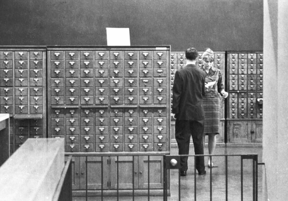 Newberry Library staff at card catalogs, mid-20th century